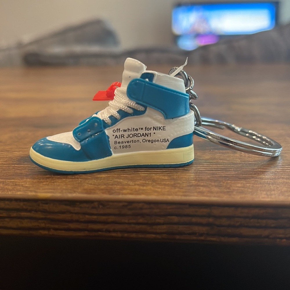 Off-white for Nike. “Air Jordan One”. Keychain. - Picture 2 of 3